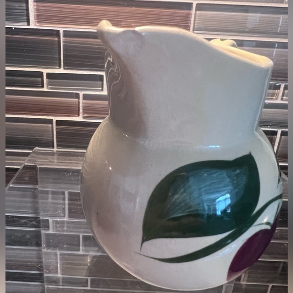 Vintage Watt Pottery Apple Creamer As Is (one chip) - Picture 2 of 13